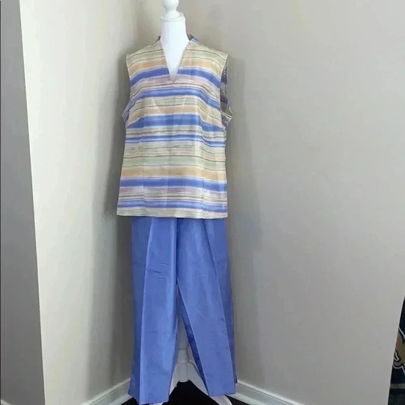 Scarlett Sleeveless V-Neck Side Button Tank - Picture 2 of 14